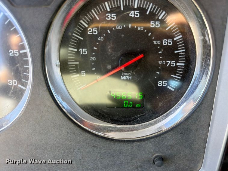 image for item EW1175 2009 Kenworth T800 semi truck