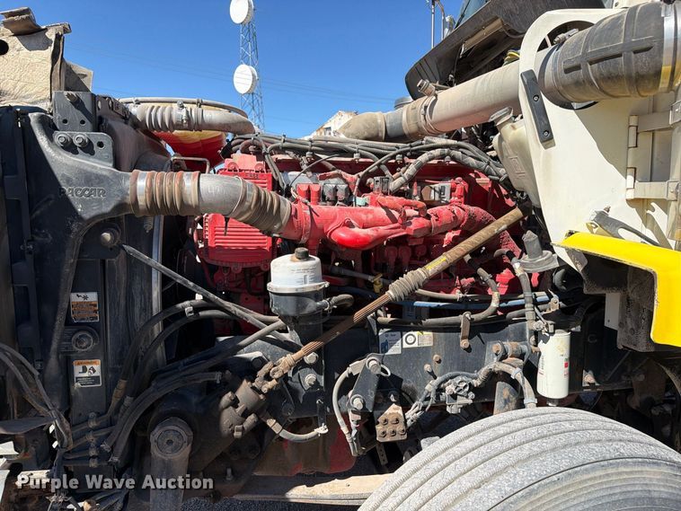 image for item EW1175 2009 Kenworth T800 semi truck