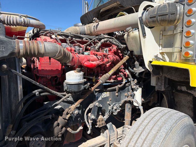 image for item EW1175 2009 Kenworth T800 semi truck