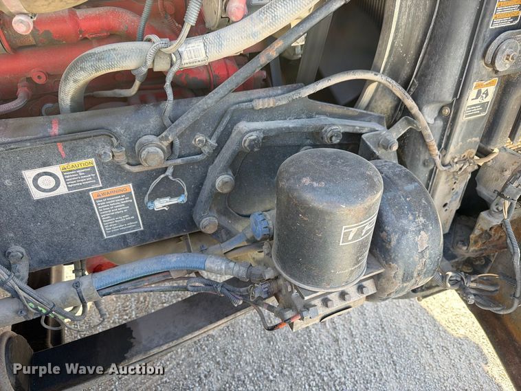 image for item EW1175 2009 Kenworth T800 semi truck
