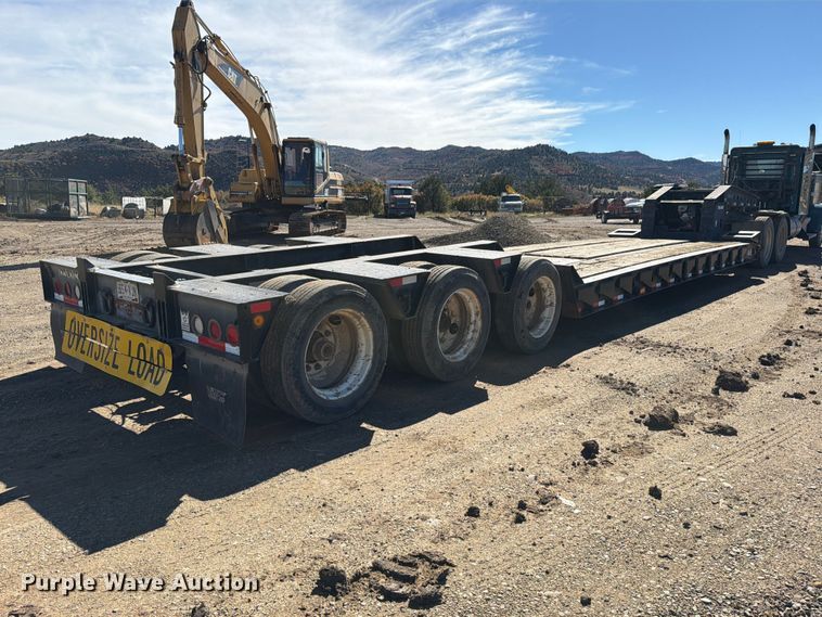 image for item EW1199 1994 Trail King Industries TK80HDG-483 lowboy equipment trailer