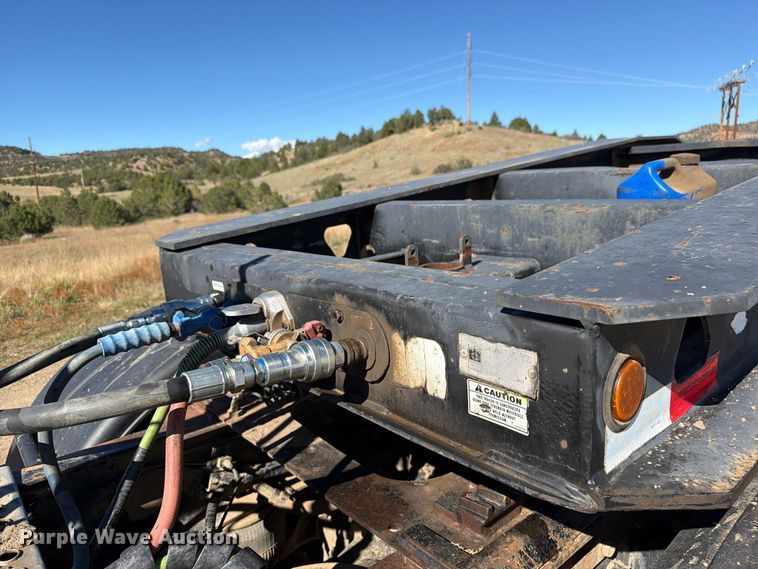 image for item EW1199 1994 Trail King Industries TK80HDG-483 lowboy equipment trailer