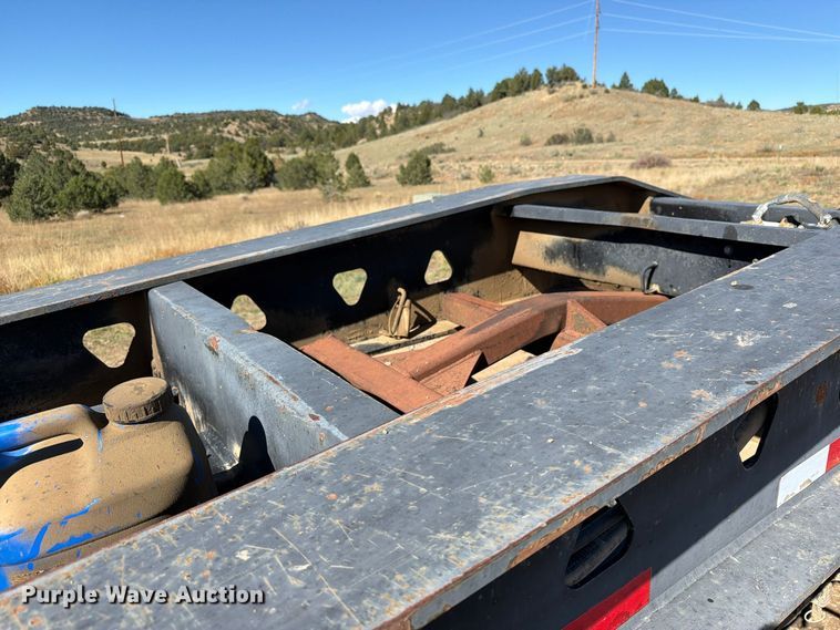 image for item EW1199 1994 Trail King Industries TK80HDG-483 lowboy equipment trailer