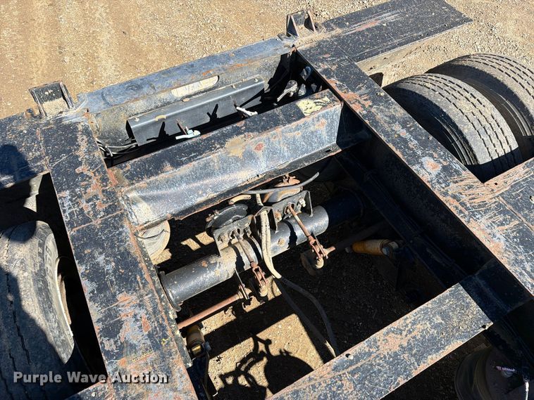 image for item EW1199 1994 Trail King Industries TK80HDG-483 lowboy equipment trailer