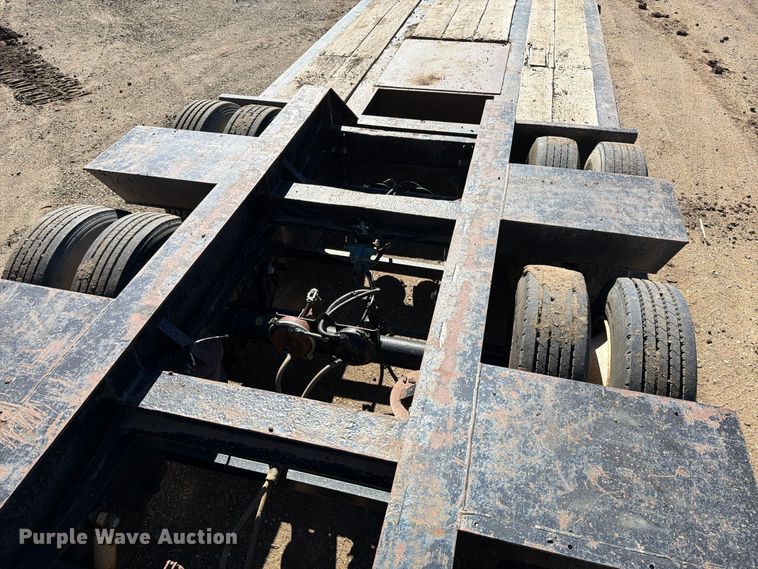 image for item EW1199 1994 Trail King Industries TK80HDG-483 lowboy equipment trailer