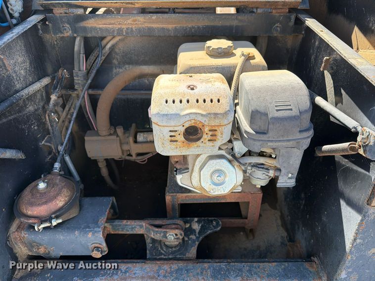 image for item EW1199 1994 Trail King Industries TK80HDG-483 lowboy equipment trailer