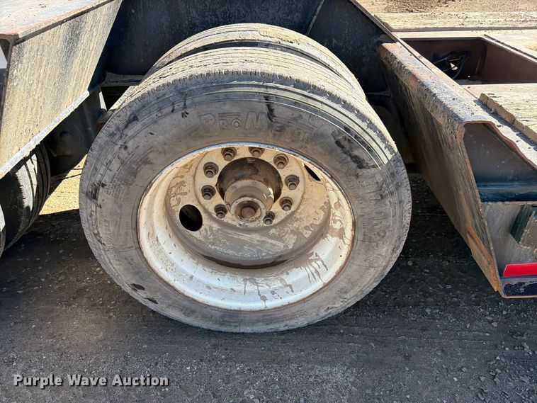 image for item EW1199 1994 Trail King Industries TK80HDG-483 lowboy equipment trailer