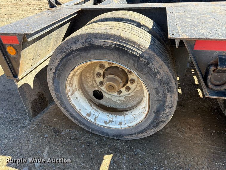 image for item EW1199 1994 Trail King Industries TK80HDG-483 lowboy equipment trailer
