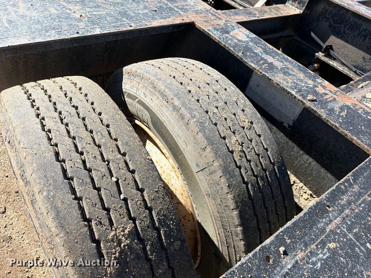 image for item EW1199 1994 Trail King Industries TK80HDG-483 lowboy equipment trailer