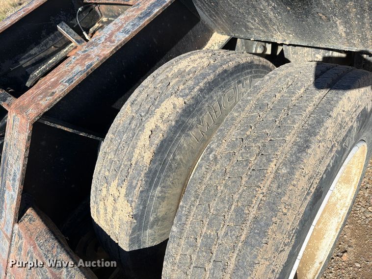 image for item EW1199 1994 Trail King Industries TK80HDG-483 lowboy equipment trailer