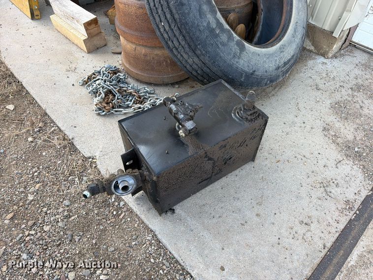 image for item EW1199 1994 Trail King Industries TK80HDG-483 lowboy equipment trailer