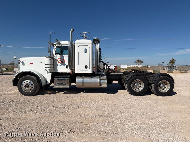 image for item EW7615 2013 Peterbilt 388 semi truck