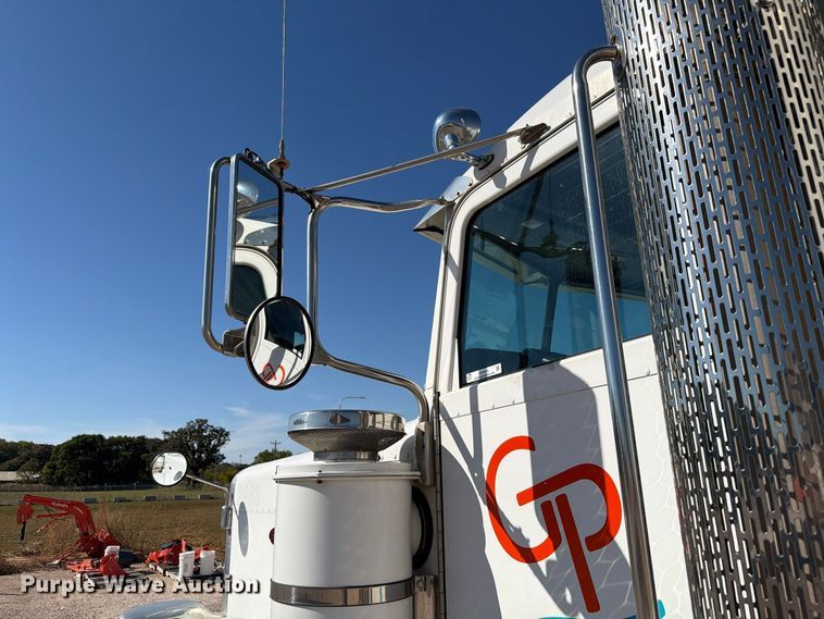 image for item EW7615 2013 Peterbilt 388 semi truck