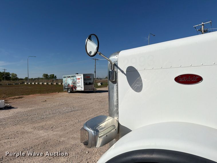image for item EW7615 2013 Peterbilt 388 semi truck