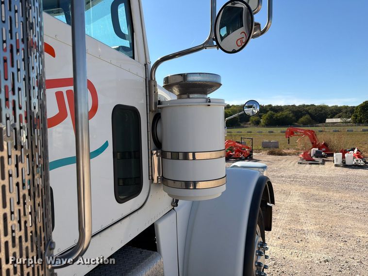 image for item EW7615 2013 Peterbilt 388 semi truck