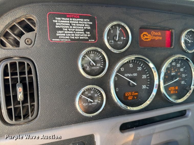 image for item EW7615 2013 Peterbilt 388 semi truck