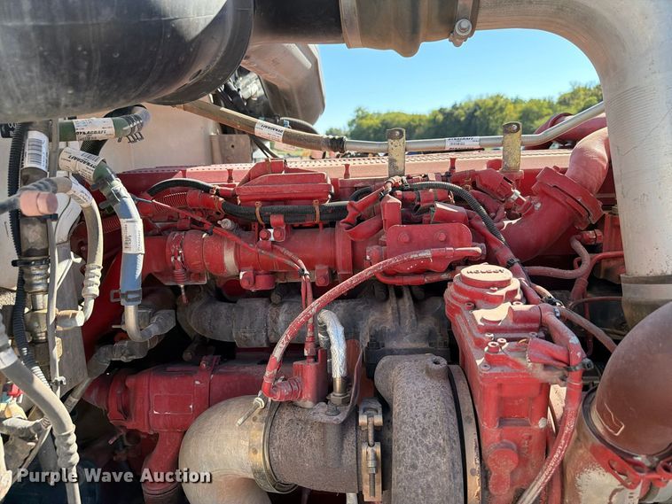 image for item EW7615 2013 Peterbilt 388 semi truck