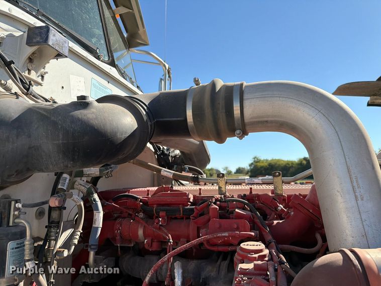 image for item EW7615 2013 Peterbilt 388 semi truck