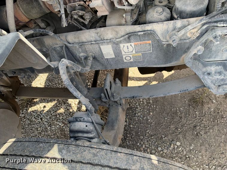 image for item EX1500 2019 Peterbilt 579 semi truck