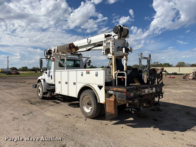 image for item EX1501 2015 International 4400 digger derrick truck