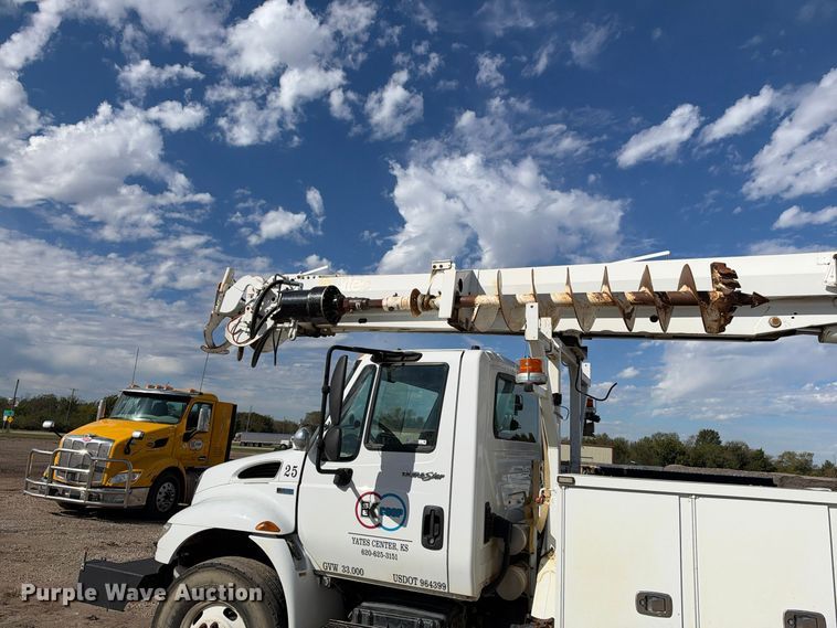 image for item EX1501 2015 International 4400 digger derrick truck