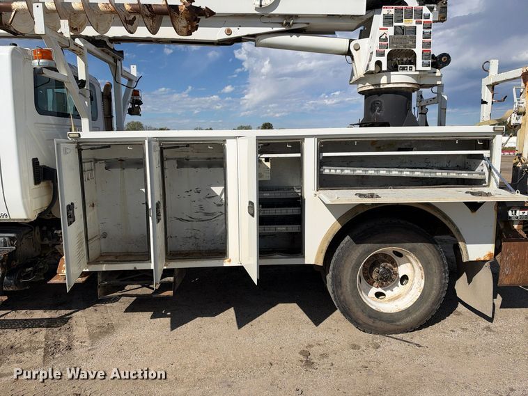 image for item EX1501 2015 International 4400 digger derrick truck