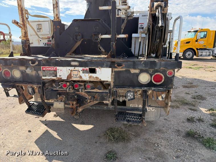 image for item EX1501 2015 International 4400 digger derrick truck