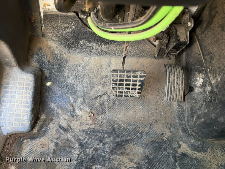 image for item EX1501 2015 International 4400 digger derrick truck