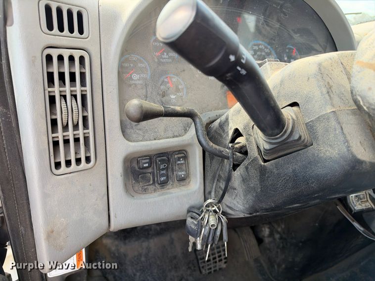 image for item EX1501 2015 International 4400 digger derrick truck