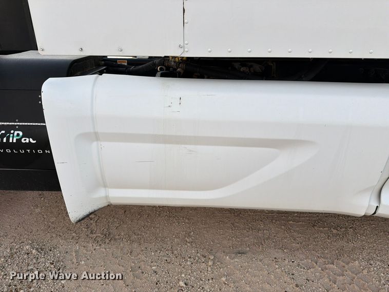 image for item FC0482 2018 Peterbilt 579 semi truck