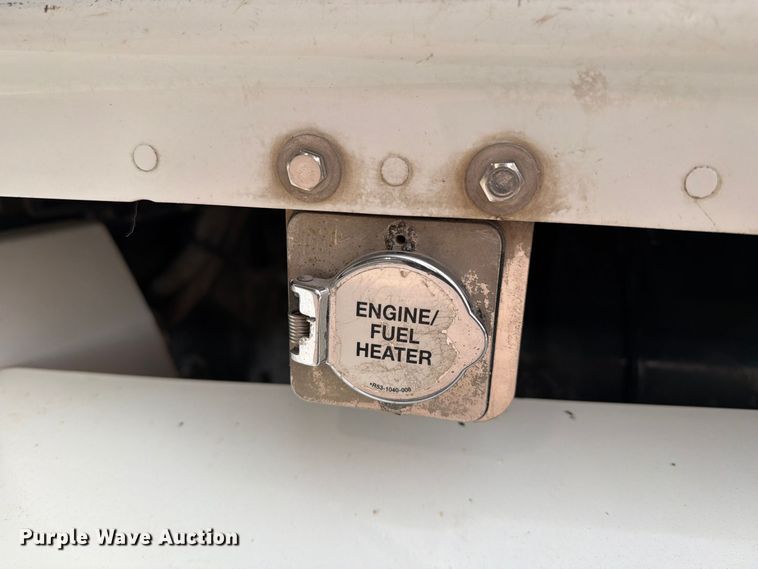image for item FC0482 2018 Peterbilt 579 semi truck