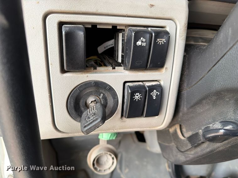 image for item FC0482 2018 Peterbilt 579 semi truck