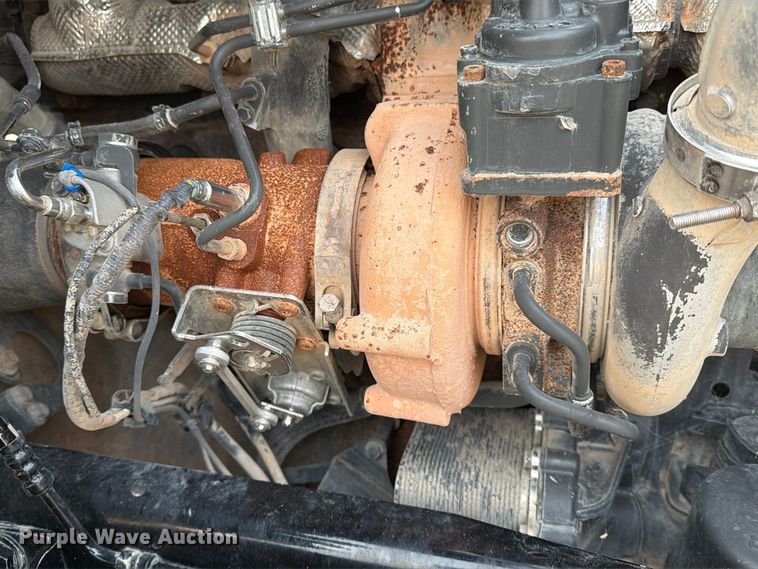image for item FC0482 2018 Peterbilt 579 semi truck