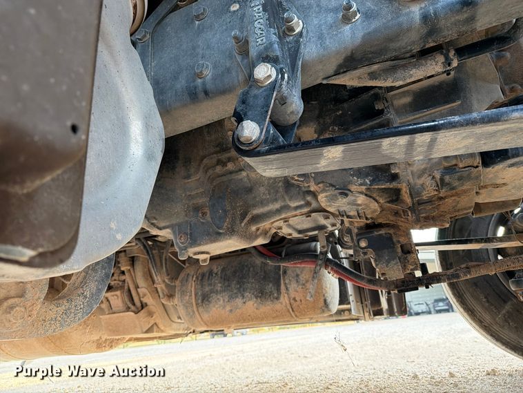 image for item FC0482 2018 Peterbilt 579 semi truck