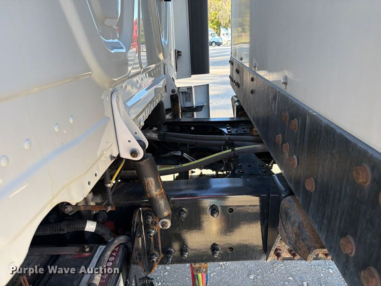 image for item FC3434 2021 Freightliner Cascadia semi truck