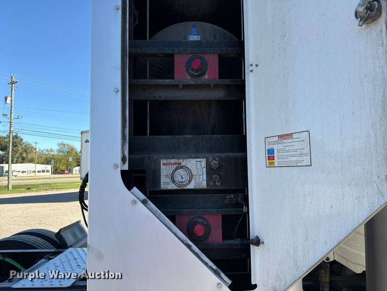 image for item FC3434 2021 Freightliner Cascadia semi truck