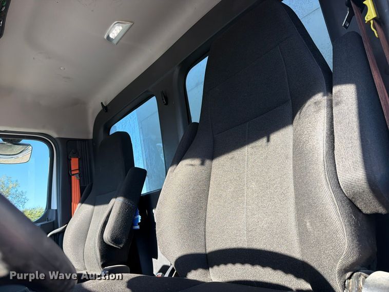 image for item FC3434 2021 Freightliner Cascadia semi truck