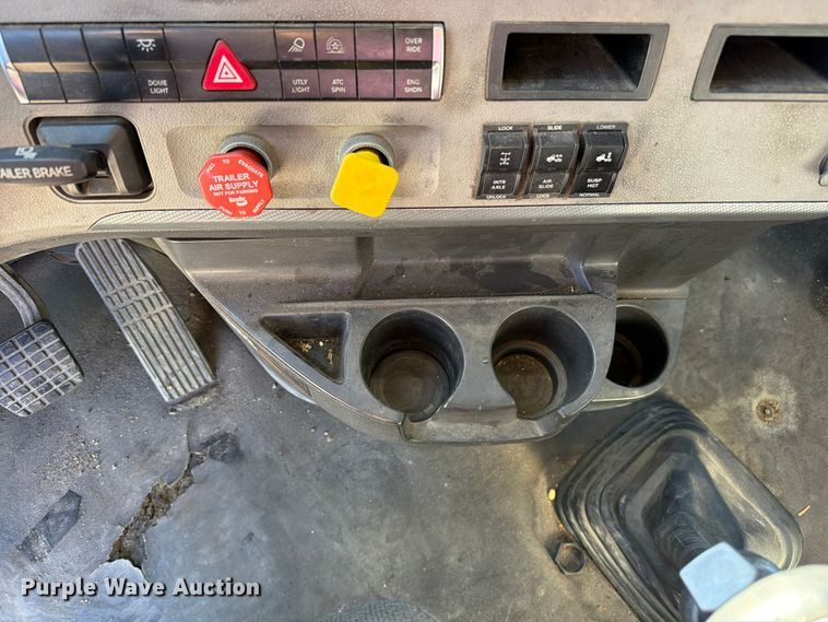 image for item FC3434 2021 Freightliner Cascadia semi truck