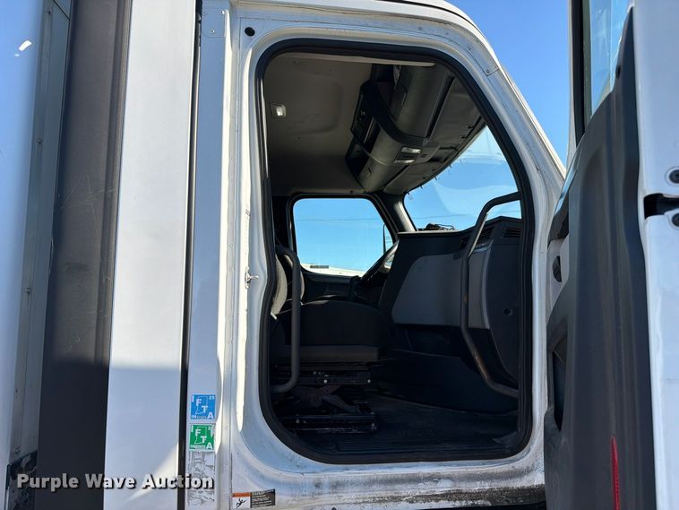 image for item FC3434 2021 Freightliner Cascadia semi truck