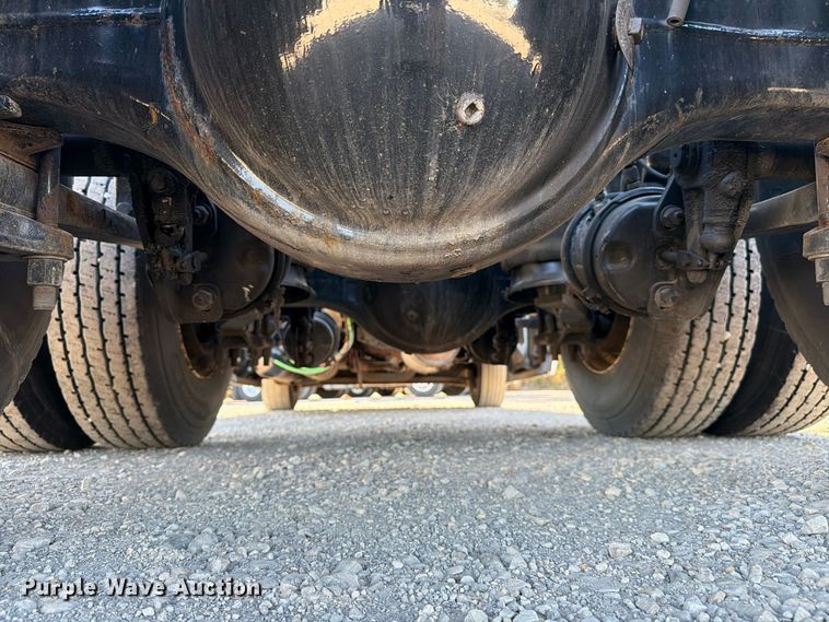 image for item FC3434 2021 Freightliner Cascadia semi truck