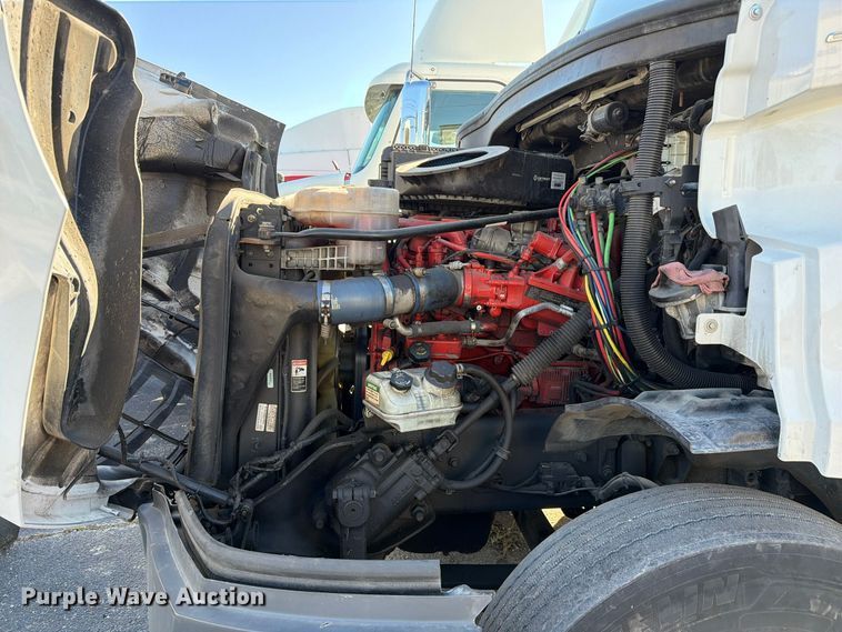 image for item FC3434 2021 Freightliner Cascadia semi truck