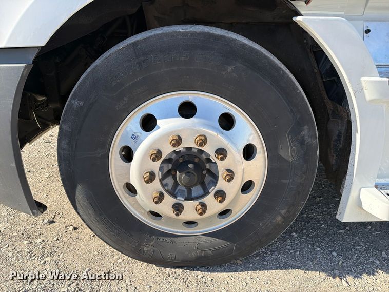 image for item FC3434 2021 Freightliner Cascadia semi truck