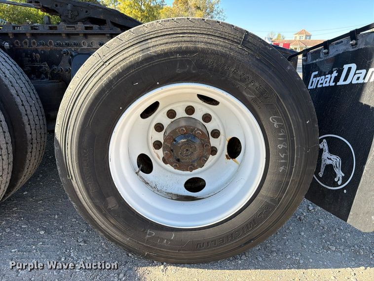 image for item FC3434 2021 Freightliner Cascadia semi truck