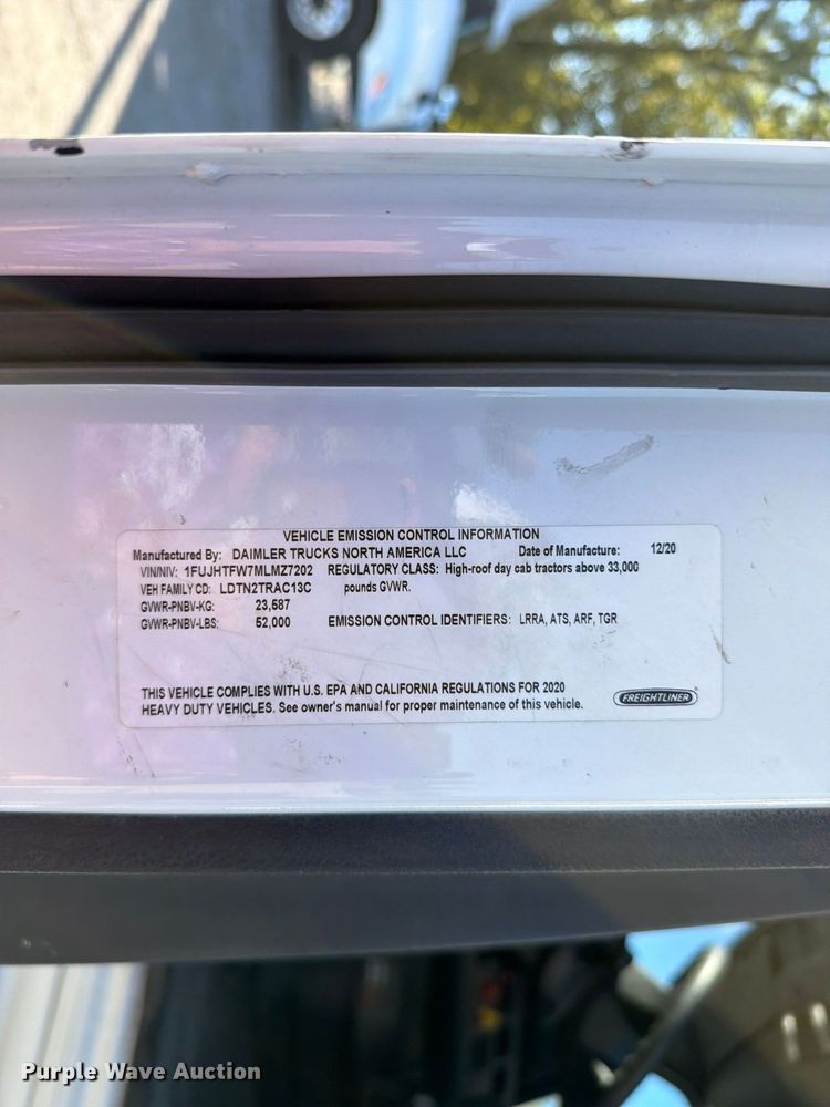image for item FC3434 2021 Freightliner Cascadia semi truck