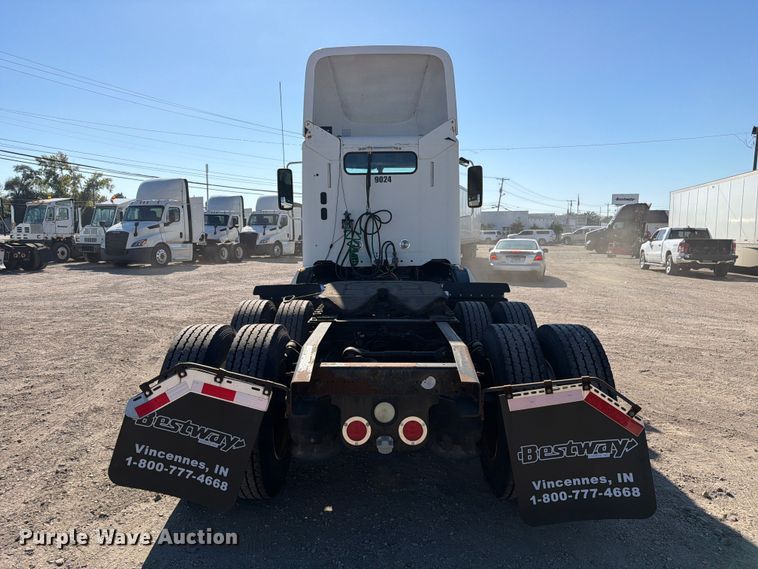 image for item FC3436 2015 Freightliner Columbia semi truck