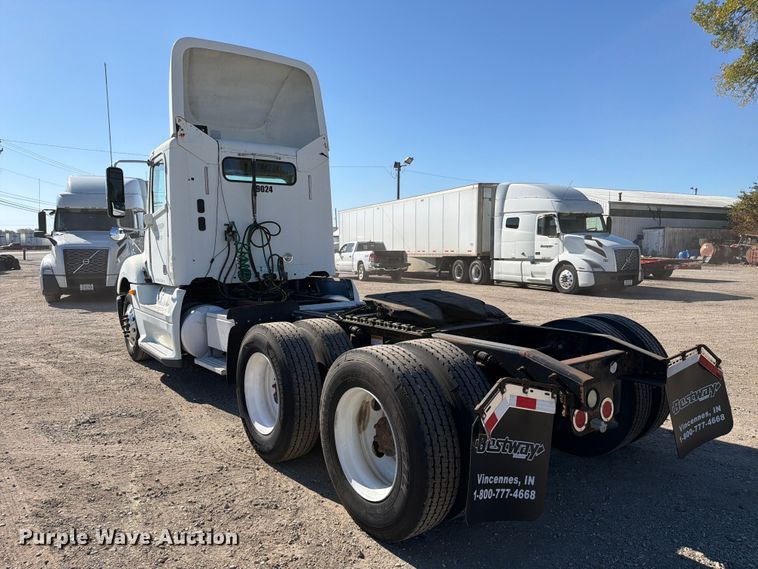 image for item FC3436 2015 Freightliner Columbia semi truck