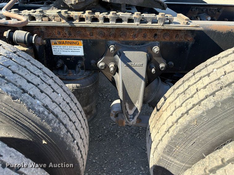 image for item FC3436 2015 Freightliner Columbia semi truck
