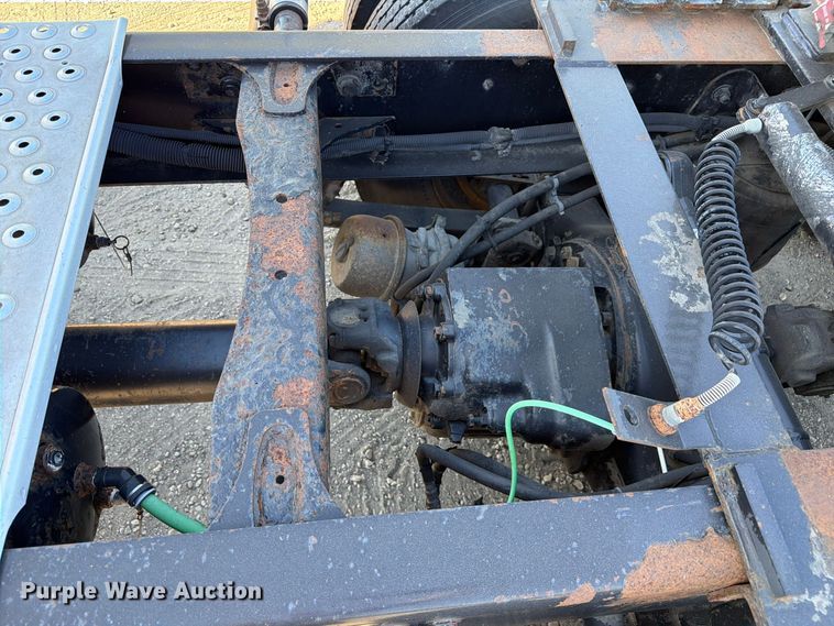 image for item FC3436 2015 Freightliner Columbia semi truck
