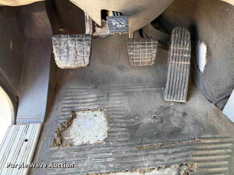 image for item FC3436 2015 Freightliner Columbia semi truck