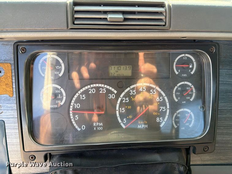image for item FC3436 2015 Freightliner Columbia semi truck
